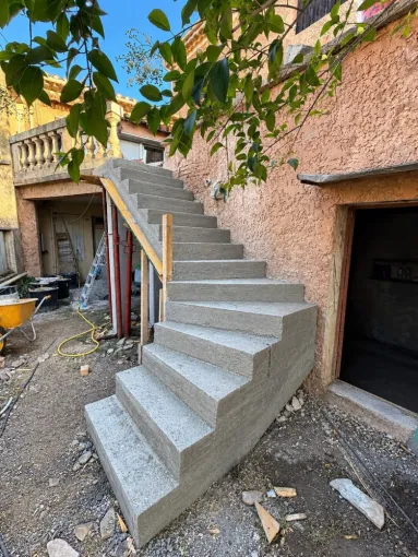 Création d’un escalier béton sur mesure à Orange, Orange, Even Maçonnerie